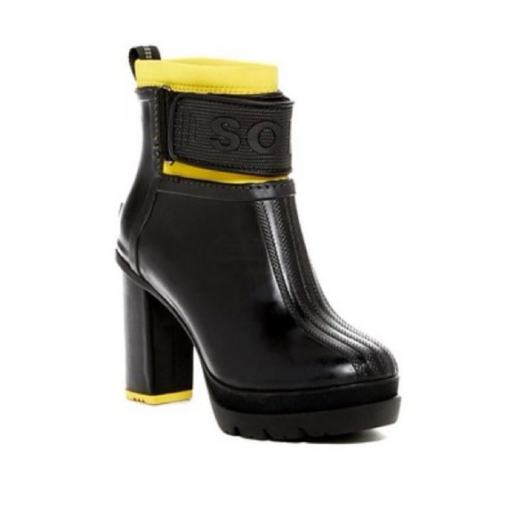 Sorel Medina III Heeled Waterproof Rain Boot6.5